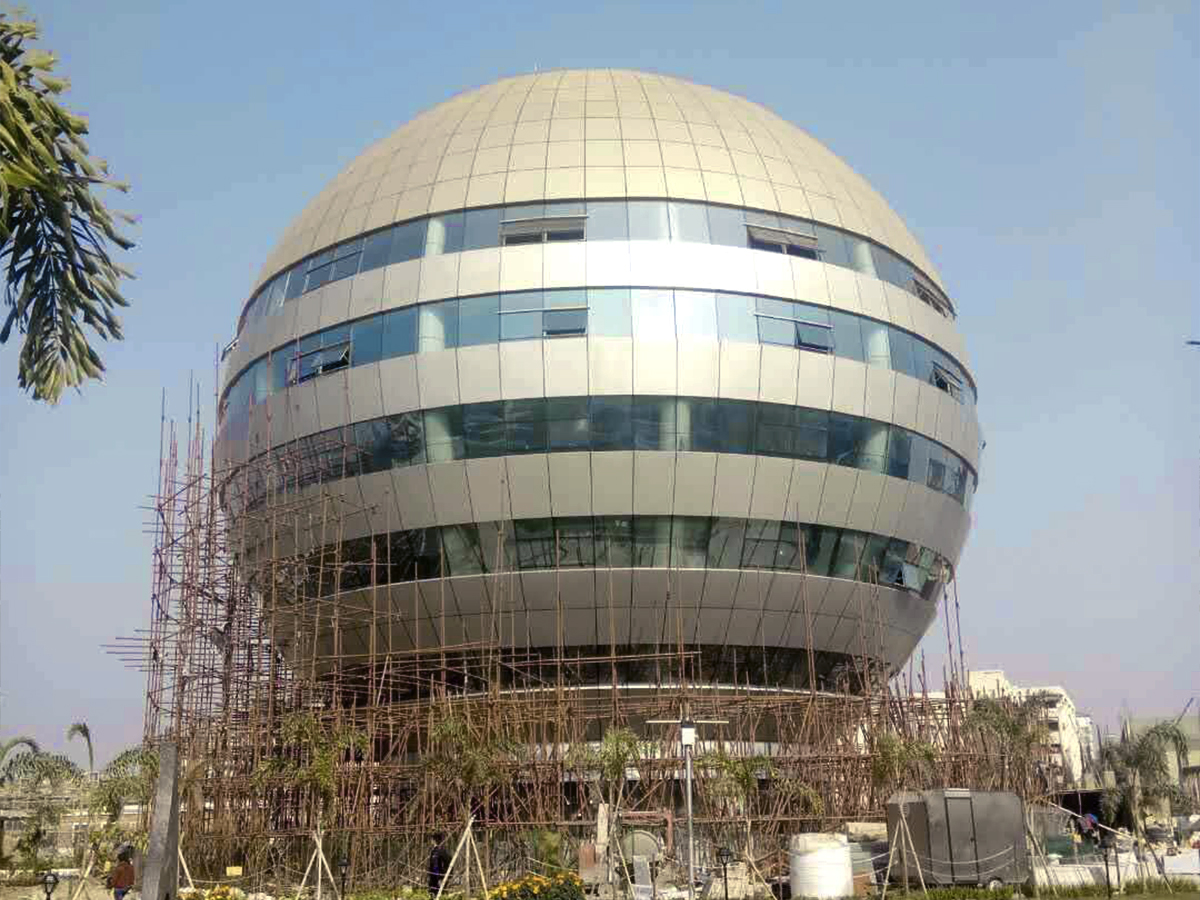 Commercial curtain wall architectural exterior structure