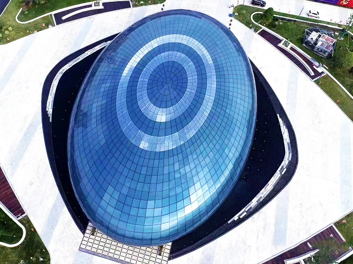 Bolted Ball Space Frame Systems for Large Exhibition Halls